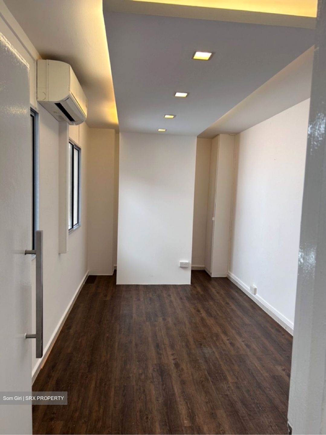 Upper Cross Street (D1), Office #503547761